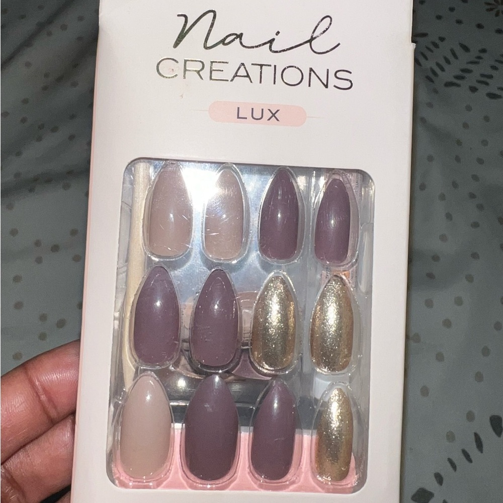 Assorted False Nail Bundle - Picture 6 of 13